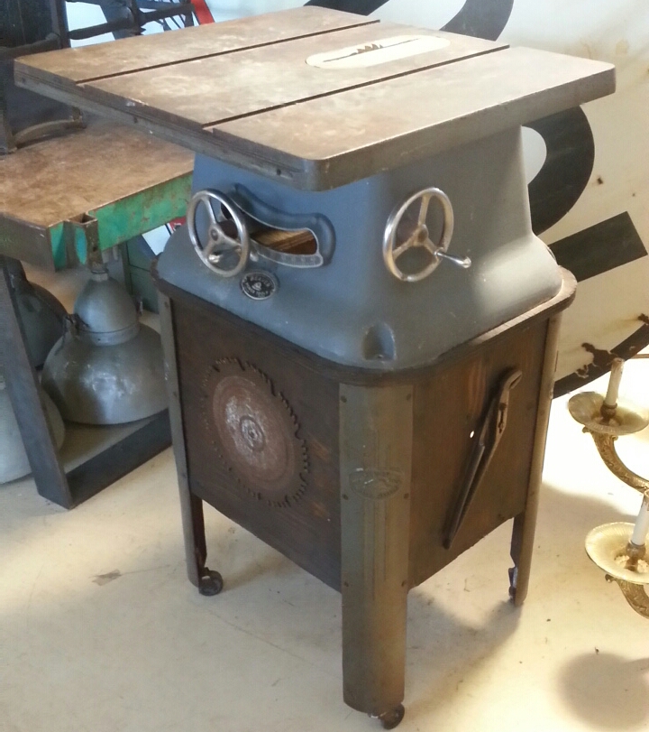 Beaver Table Saw Vintage