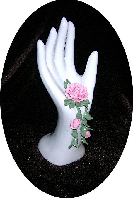 Porcelain Rin Holder Hand & Rose' s