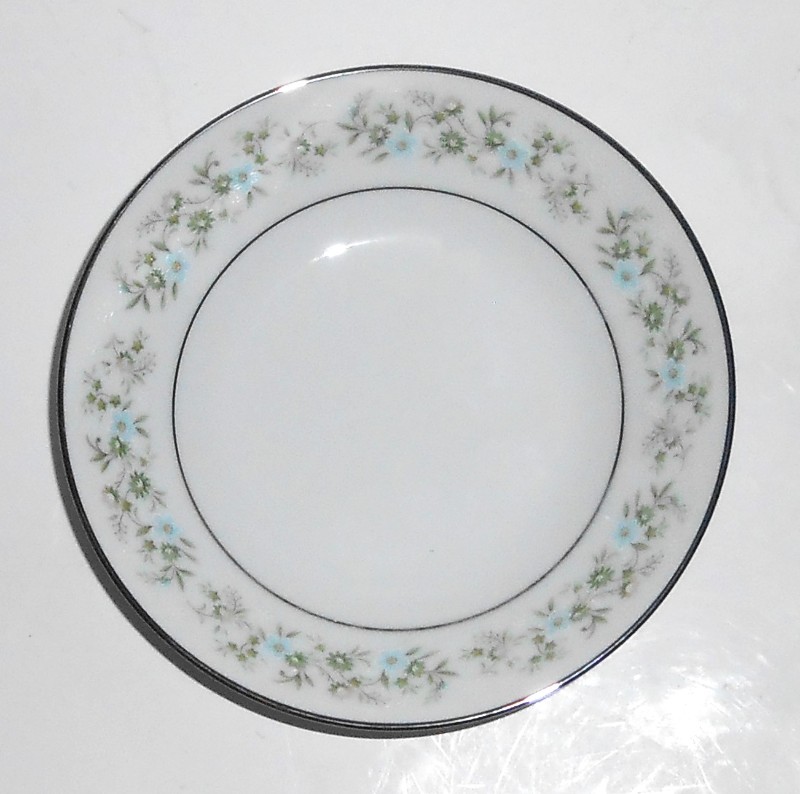 Noritake Porcelain China Savannah 2031 w/Platinum Fruit Bowl