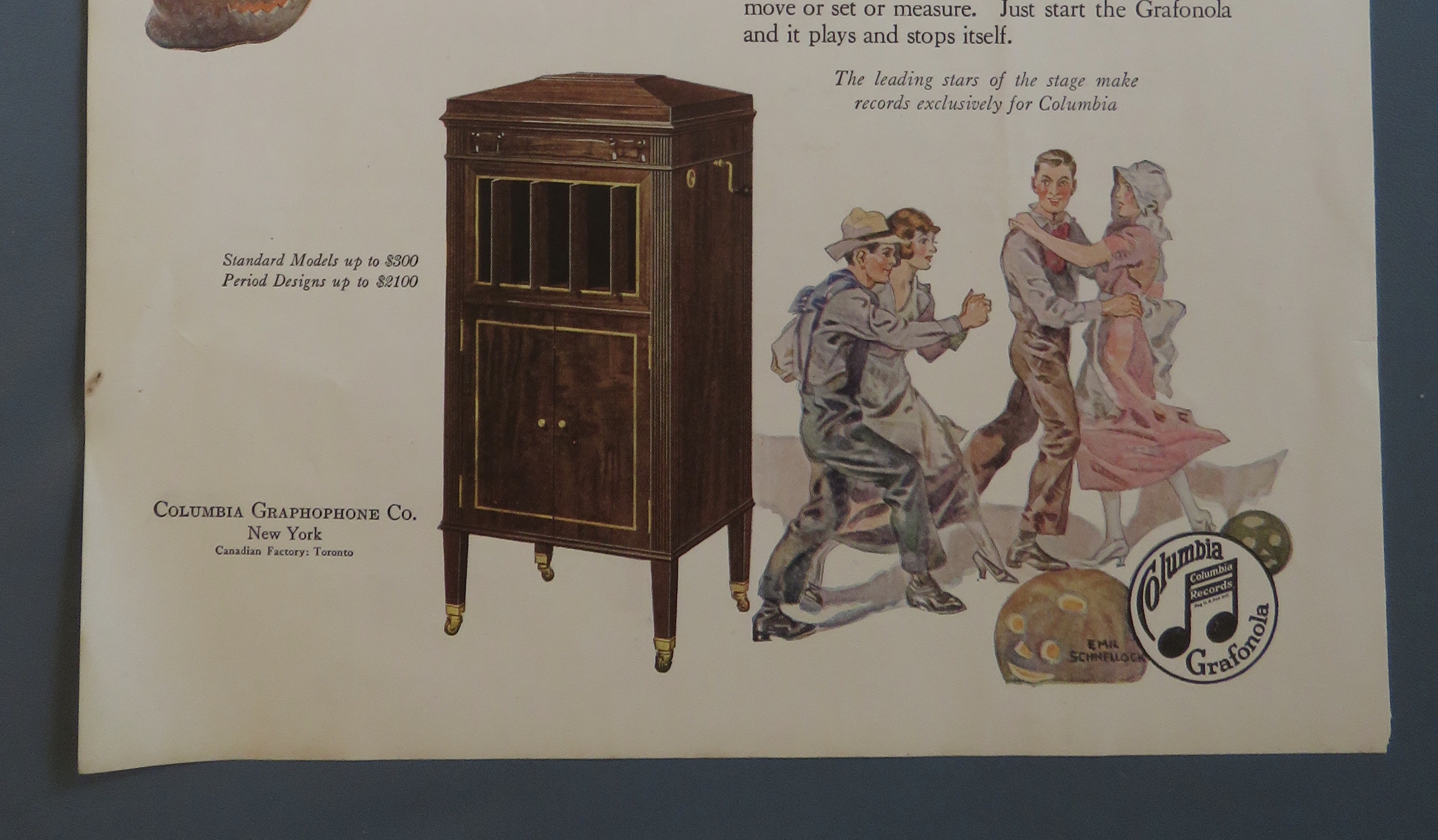 1920 Columbia Graphophone with the Grafonola