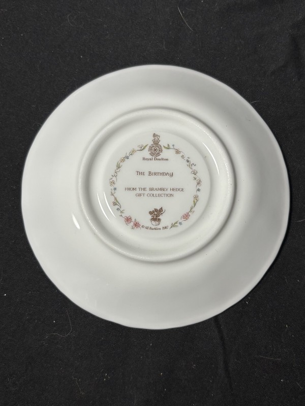 Royal Doulton Brambly Hedge The Birthday Teacup Saucer Set Vintage Bath Cubes ‘87