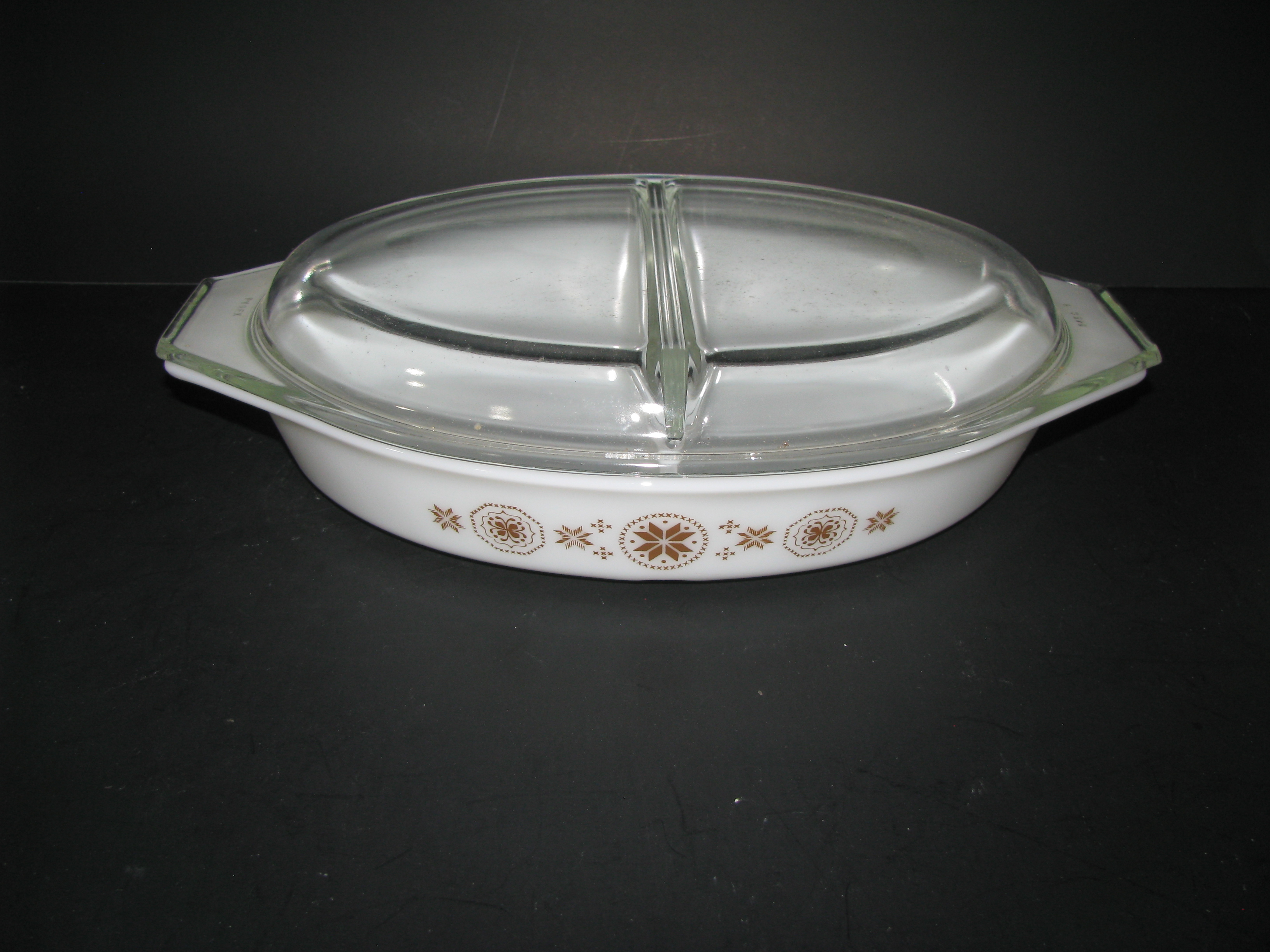 Vintage Pyrex Town and Country 1.5qt Divided Dish