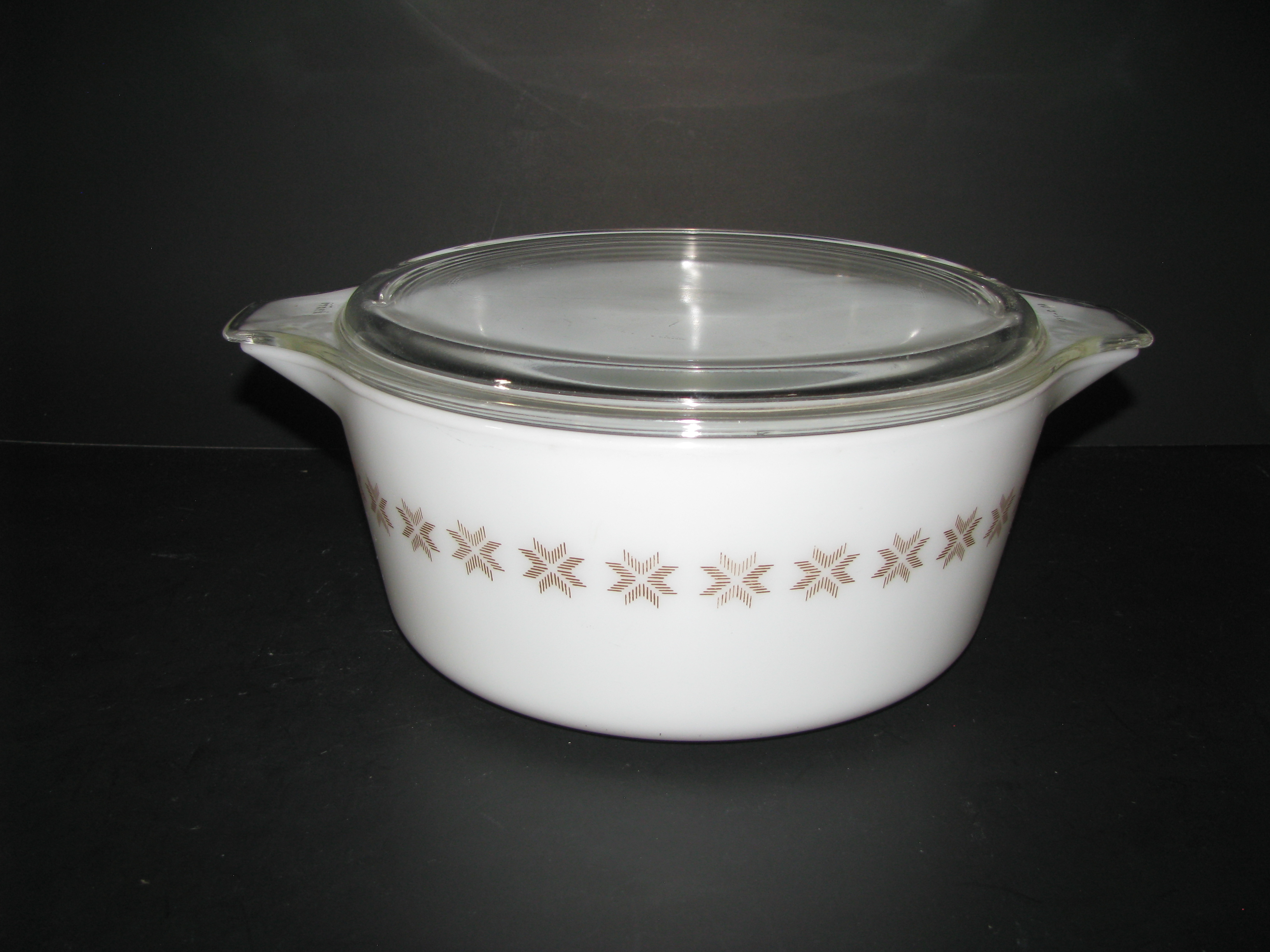 Vintage Pyrex Town and Country 475-B 2.5qt Casserole
