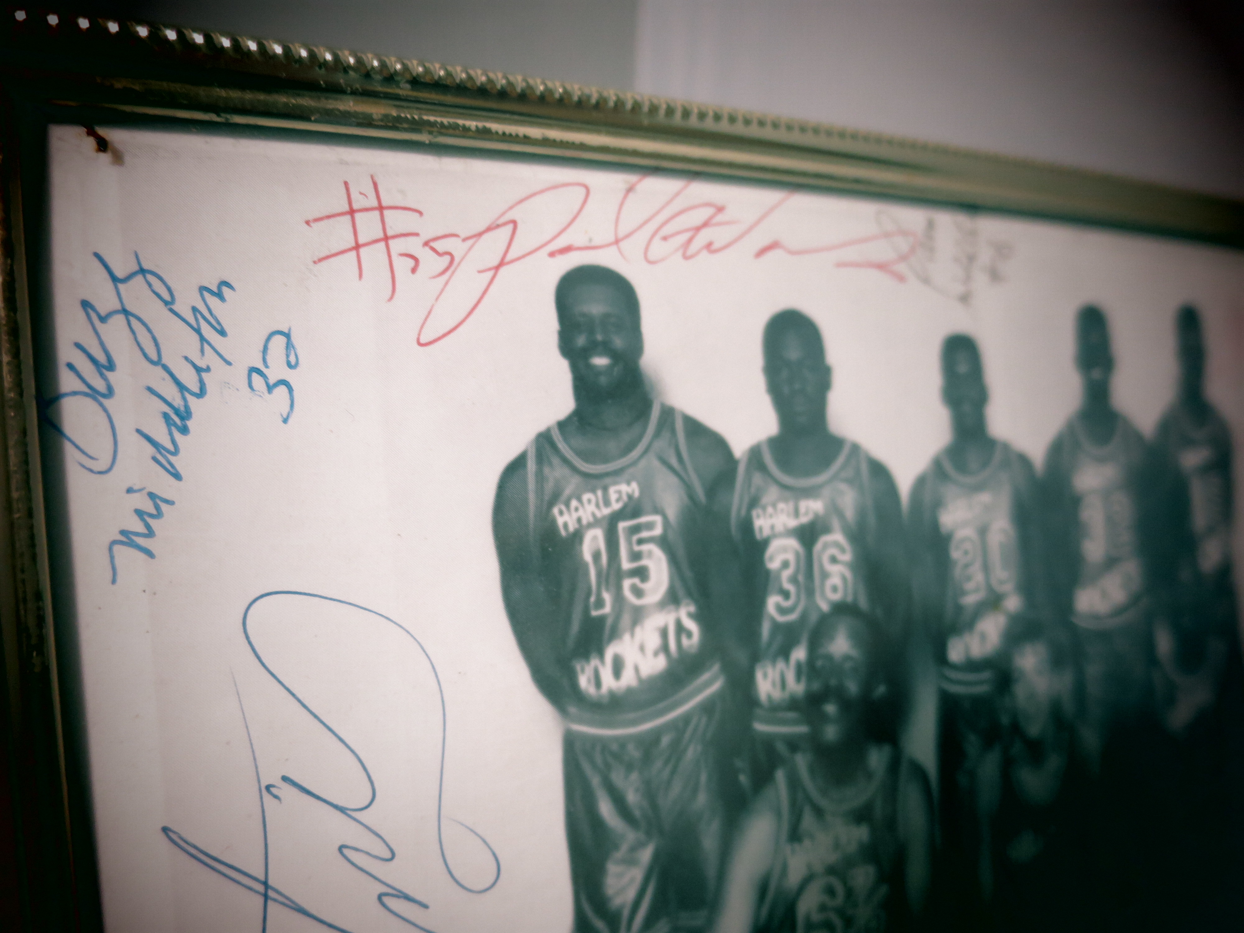 Harlem Rockets Picture with Autographs