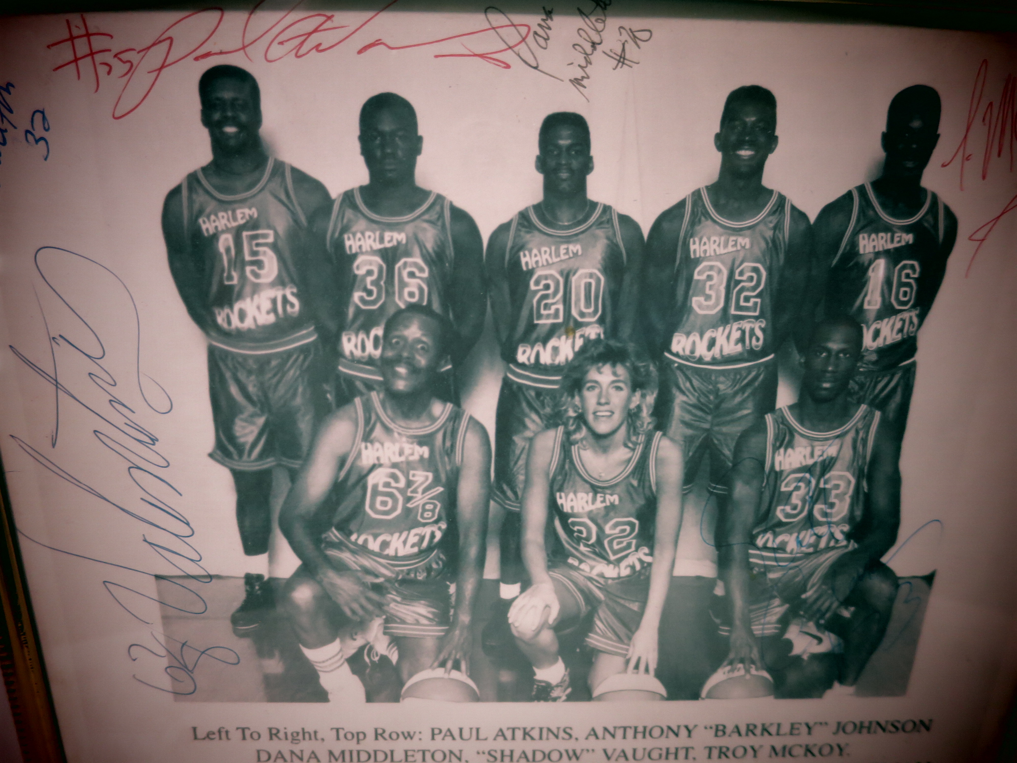 Harlem Rockets Picture with Autographs