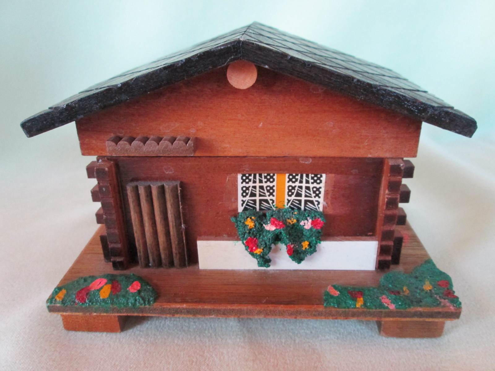 Sankyo Cottage Music Box Little Cottage