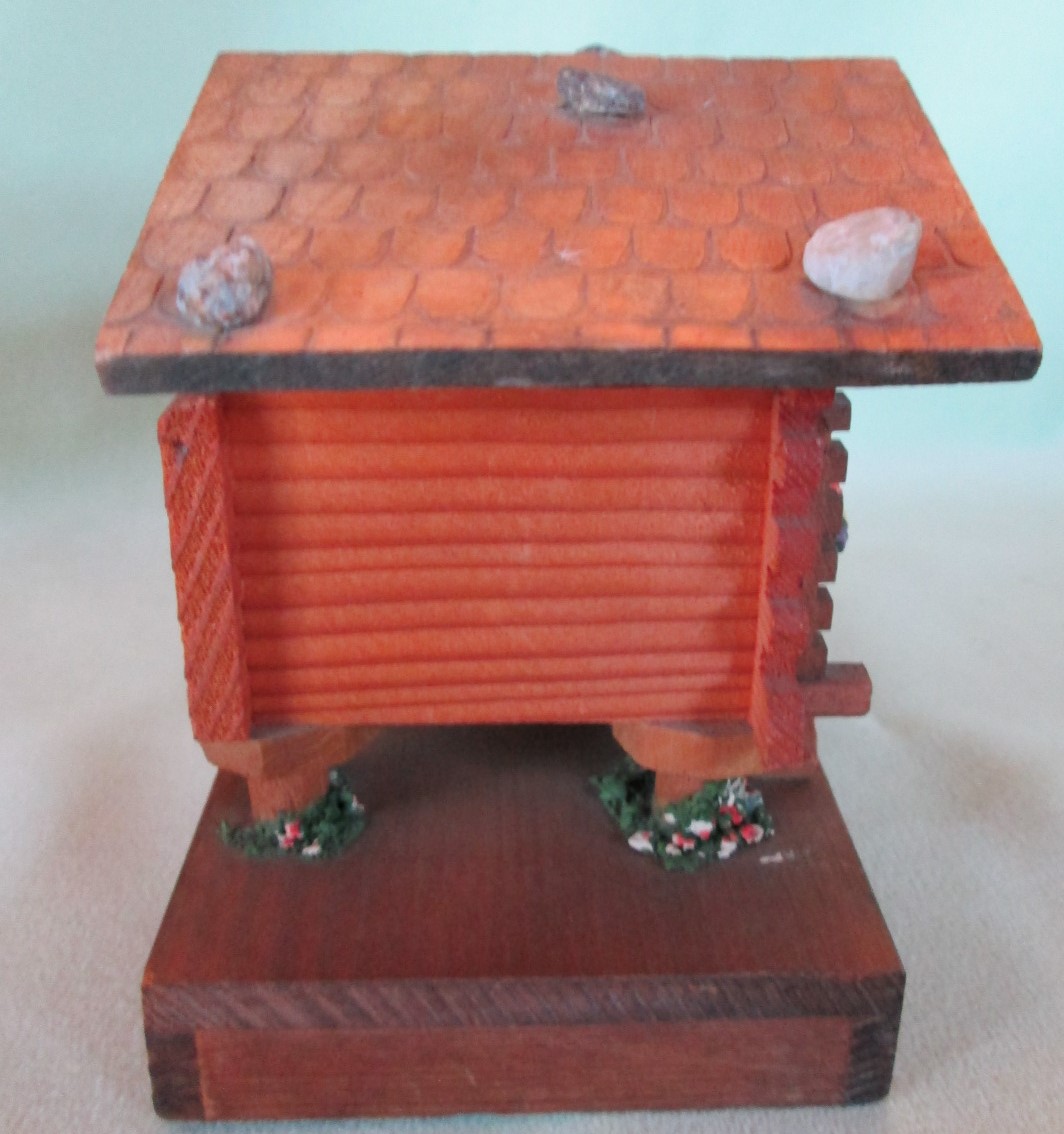 Sankyo Cottage Music Box Little Cottage