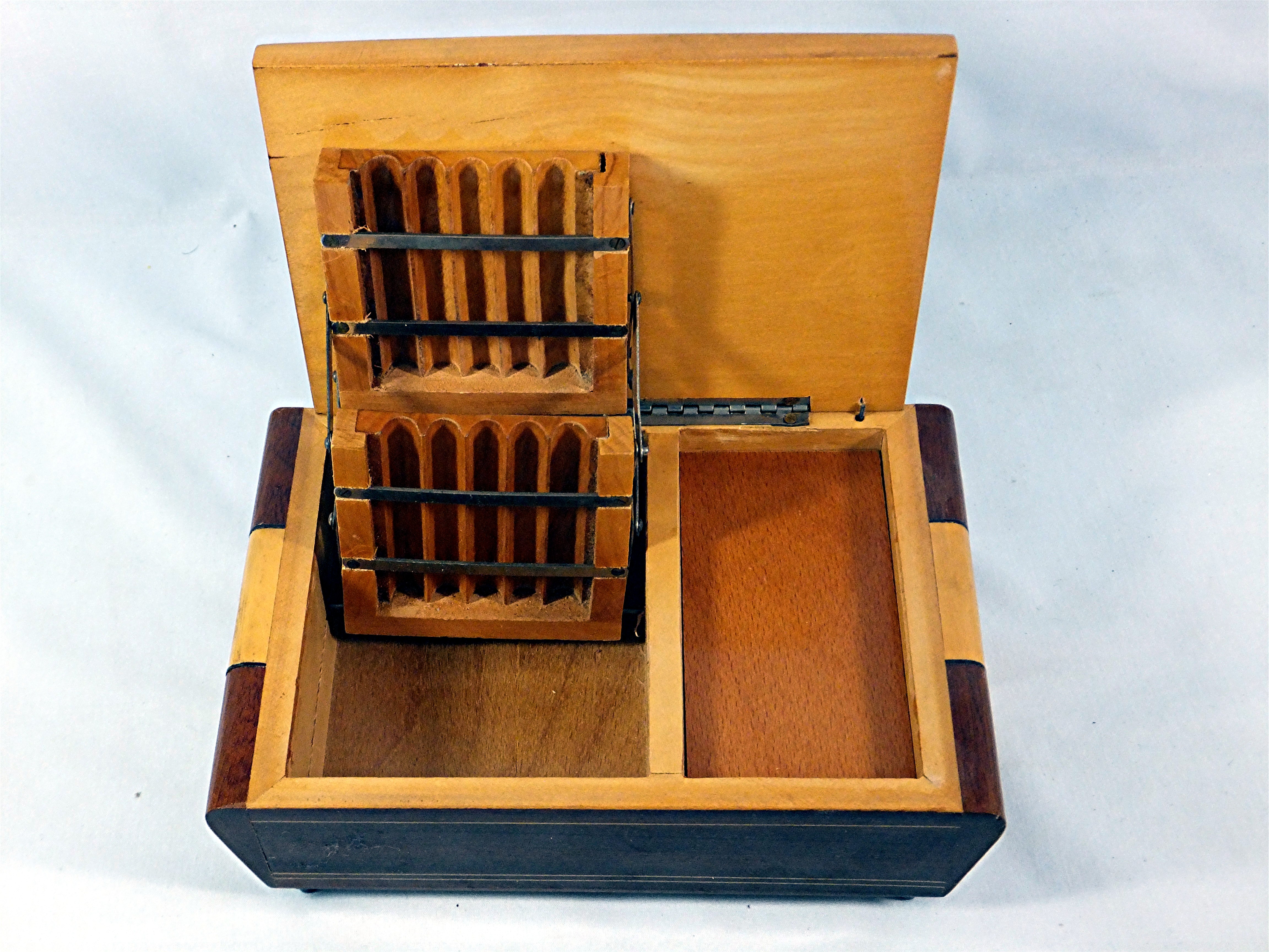 Box Cigarette  Wood Marquetry Musical