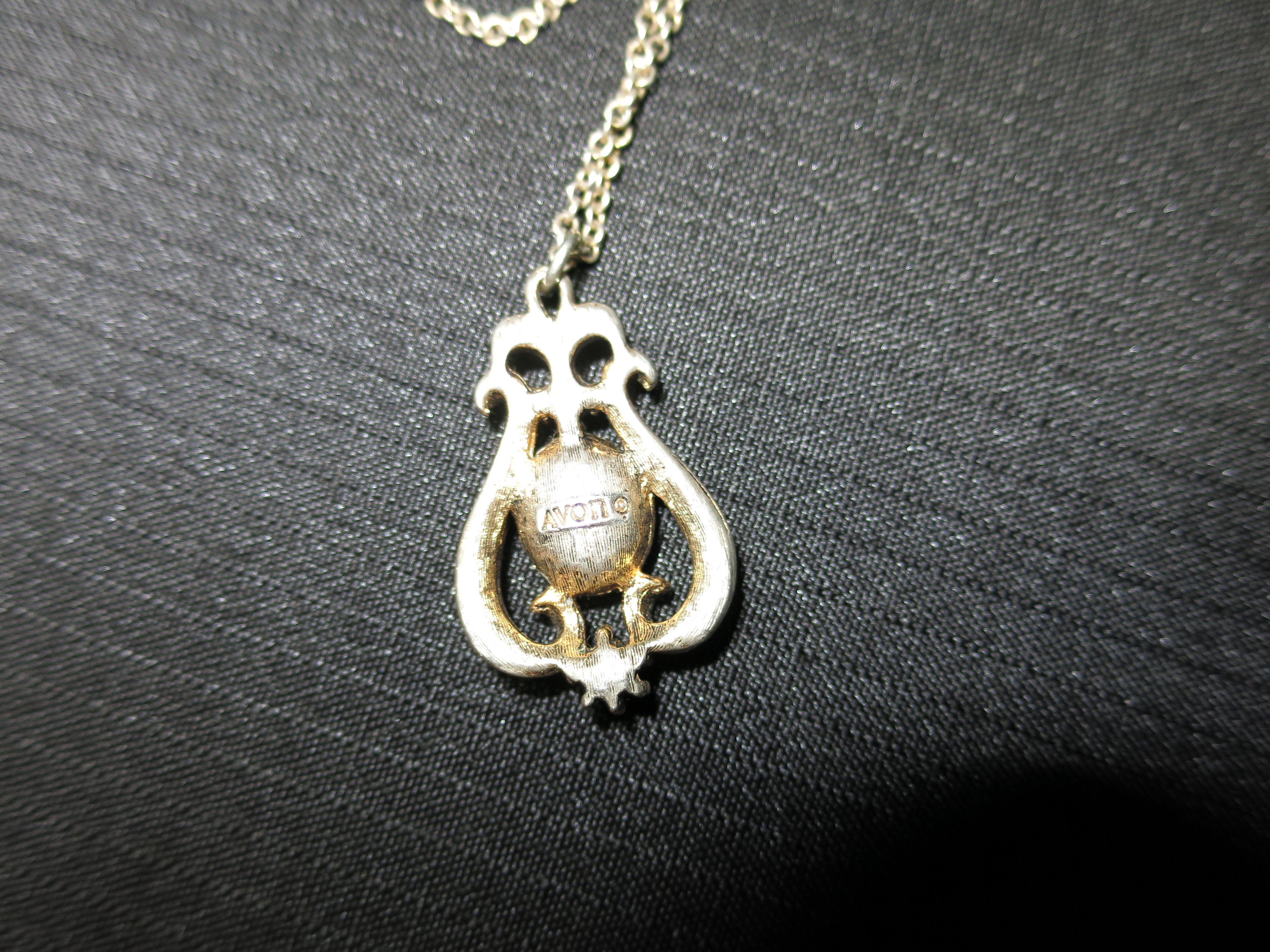 Avon Amytheyst and Pearl Necklace Gold Tone