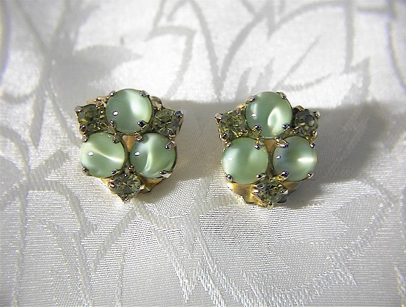 Claw Set Green Rhinestone Cabochon Glass clip earrings