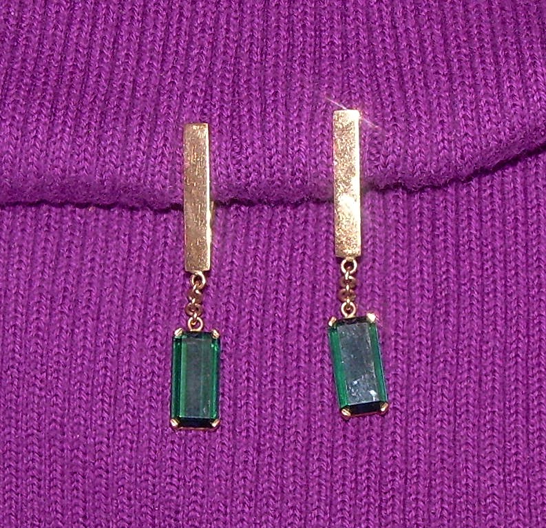 Emerald Glass Rose Gold Screwback Earrings