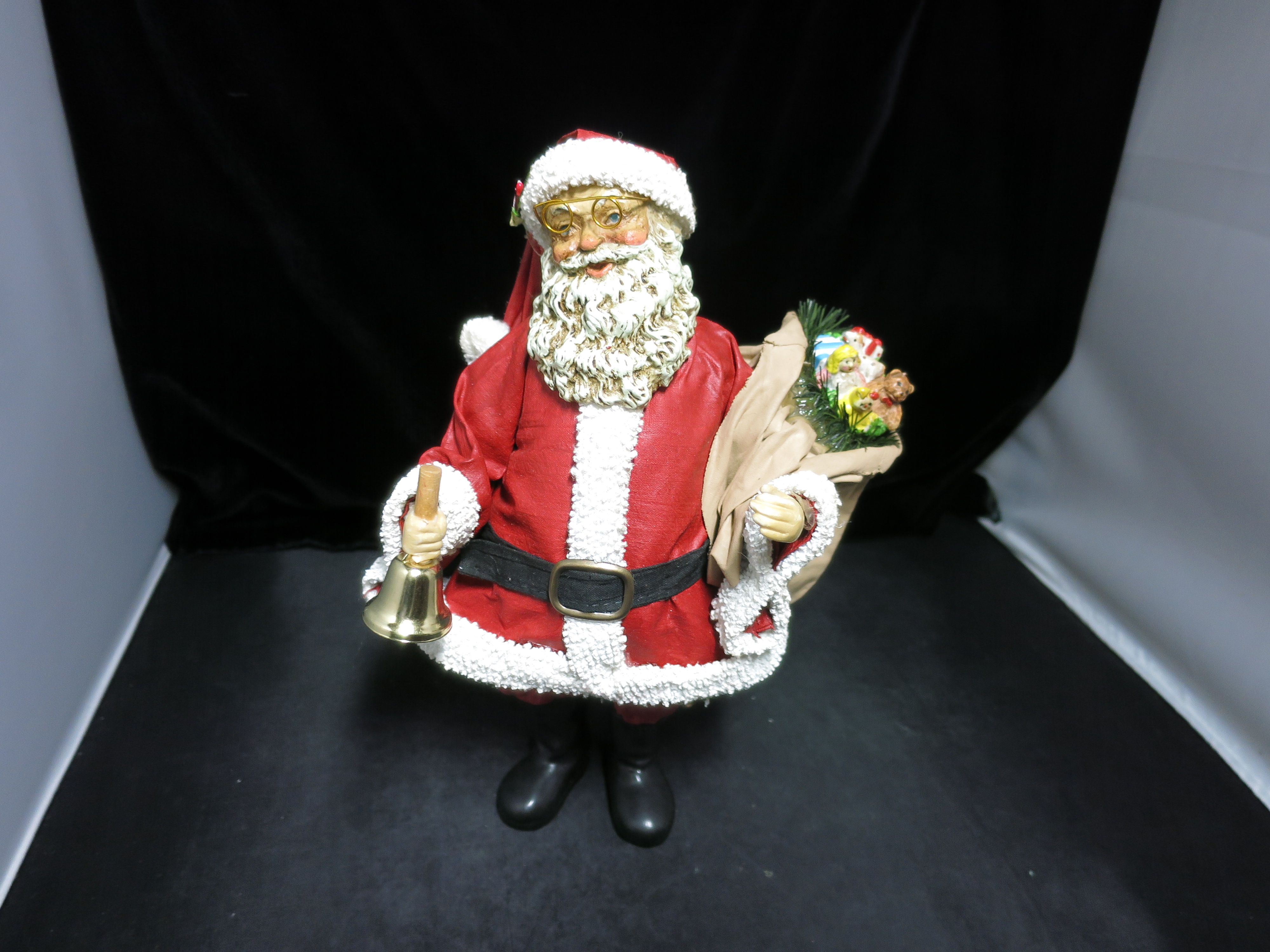 Clothtique Midwest Imports Santa with Bell and Toy Sak 1988