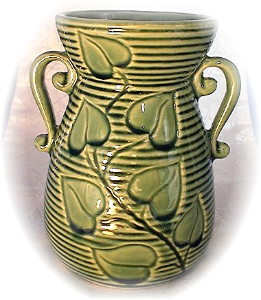SHAWNEE Green Vines & Leaves Vase