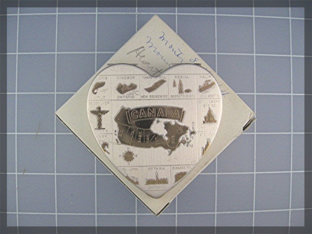Compact Souvenir Canada HEART Shaped