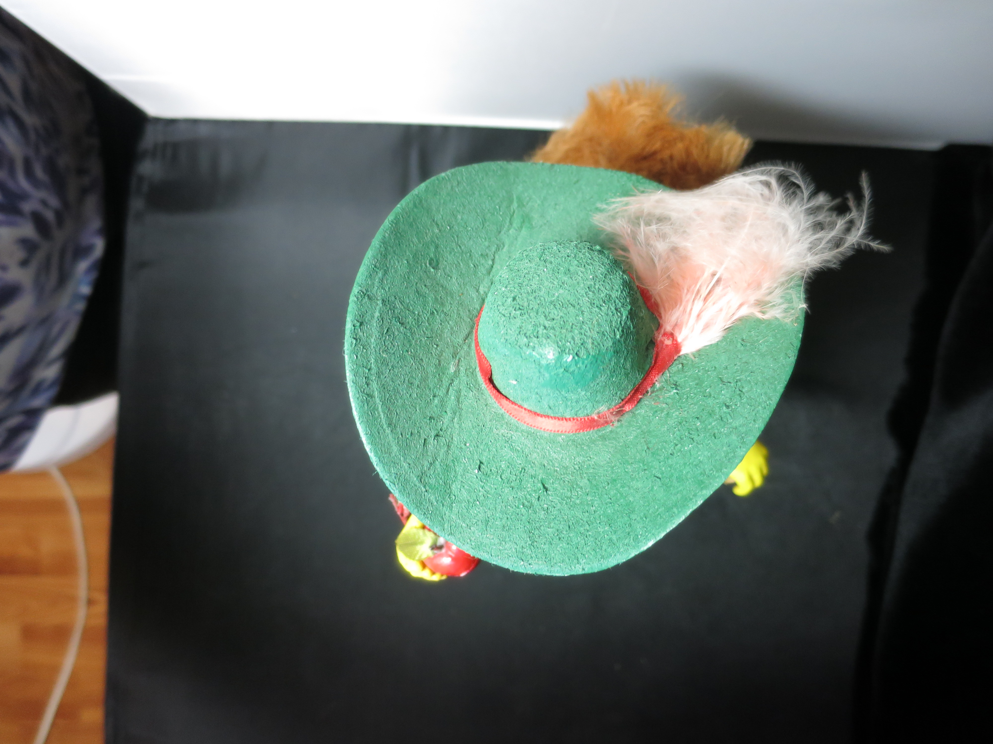 Clothtique Possible Dreams Fox Musketeer Hat Apples