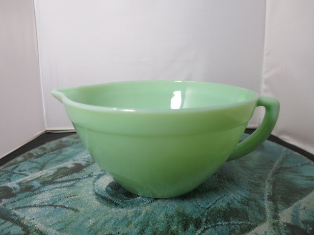 Fire King Oven Ware Jadite Batter Bowl with Spout and Handle USA
