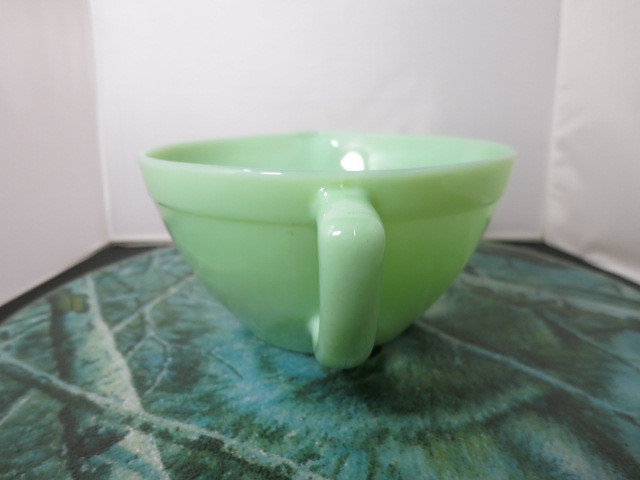 Fire King Oven Ware Jadite Batter Bowl with Spout and Handle USA