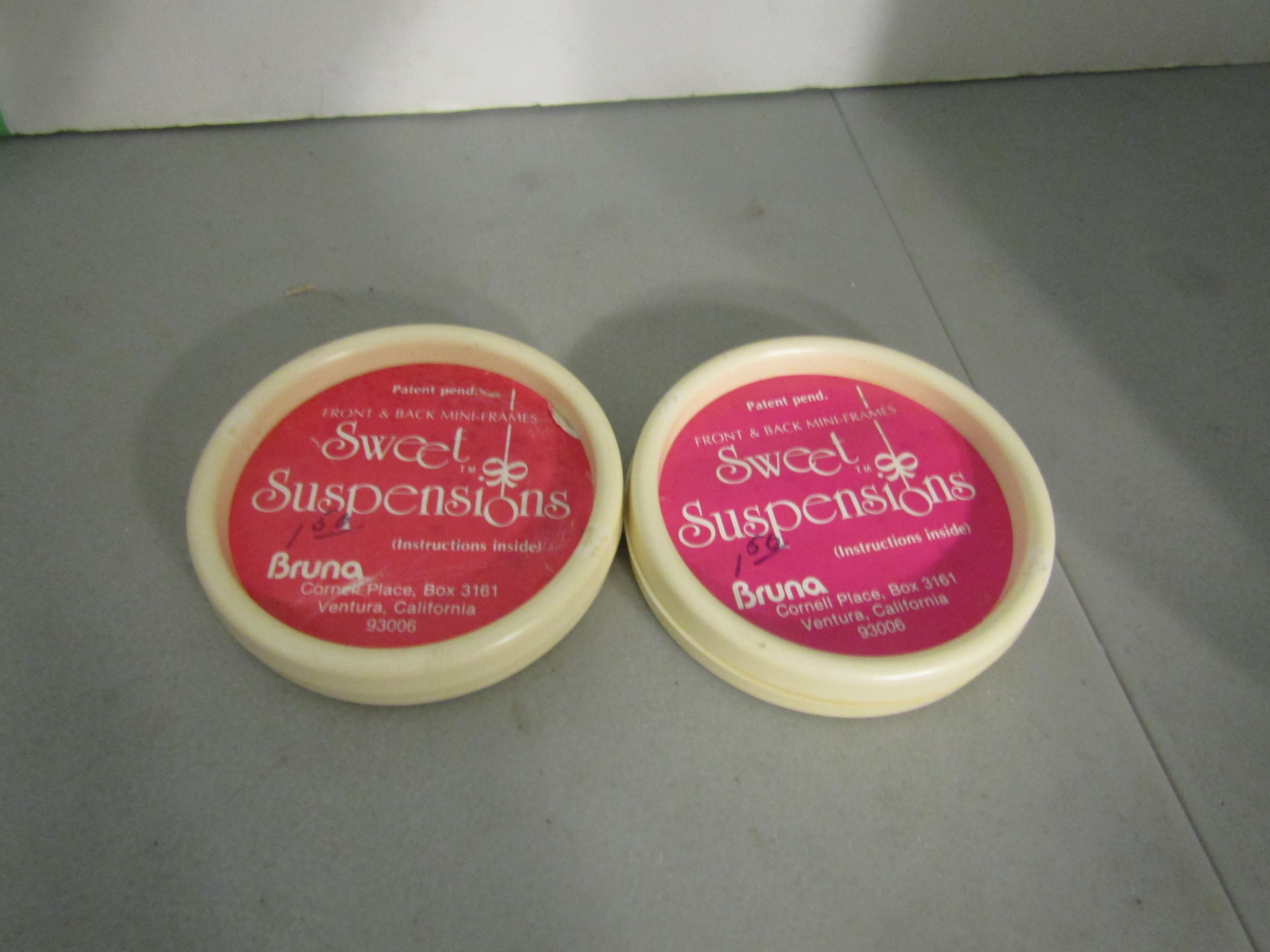 Vintage Sweet Suspensions Round Mini-Frames