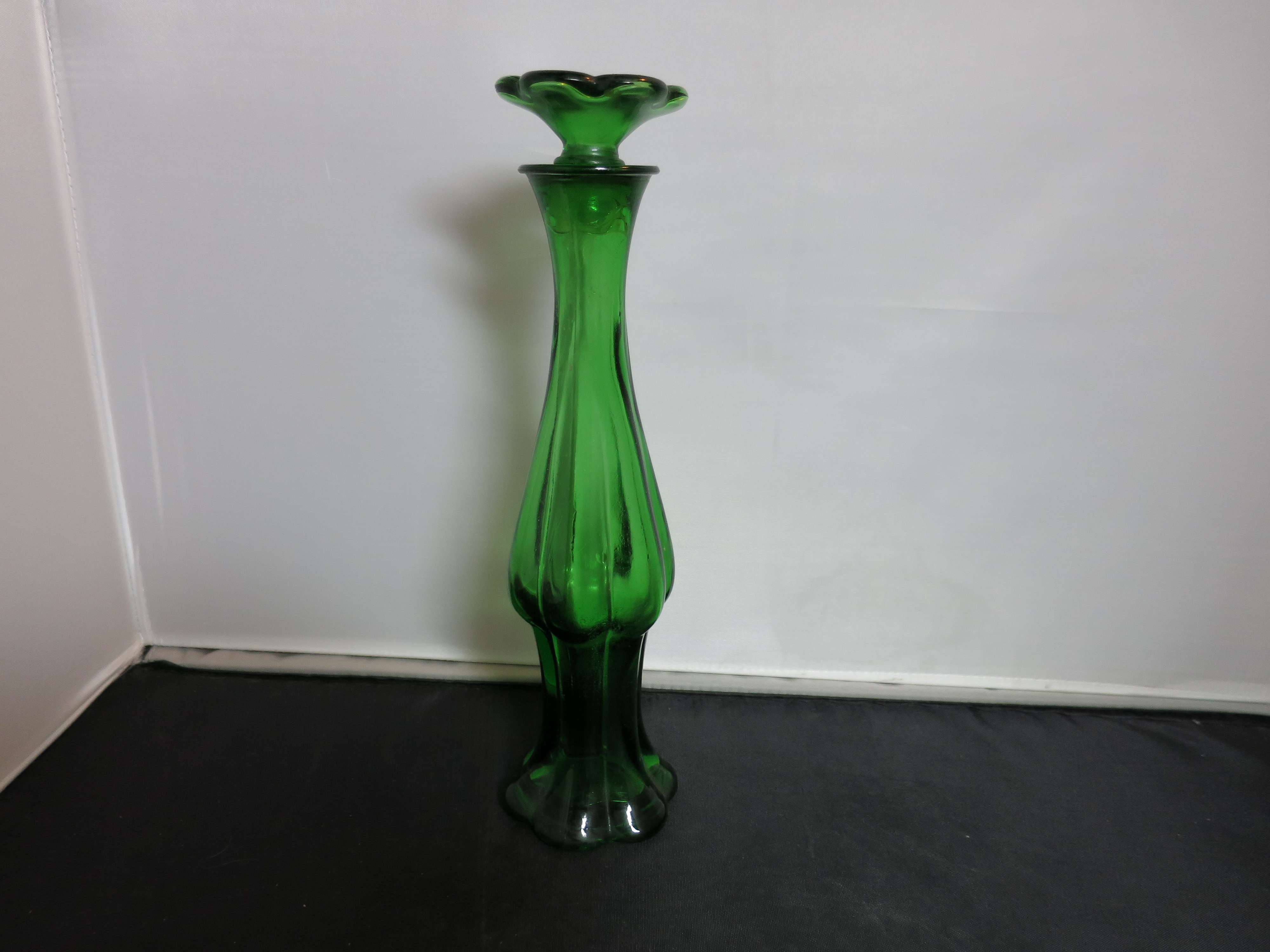 Vintage Avon Emerald Bud Vase Topaze Cologne empty with label