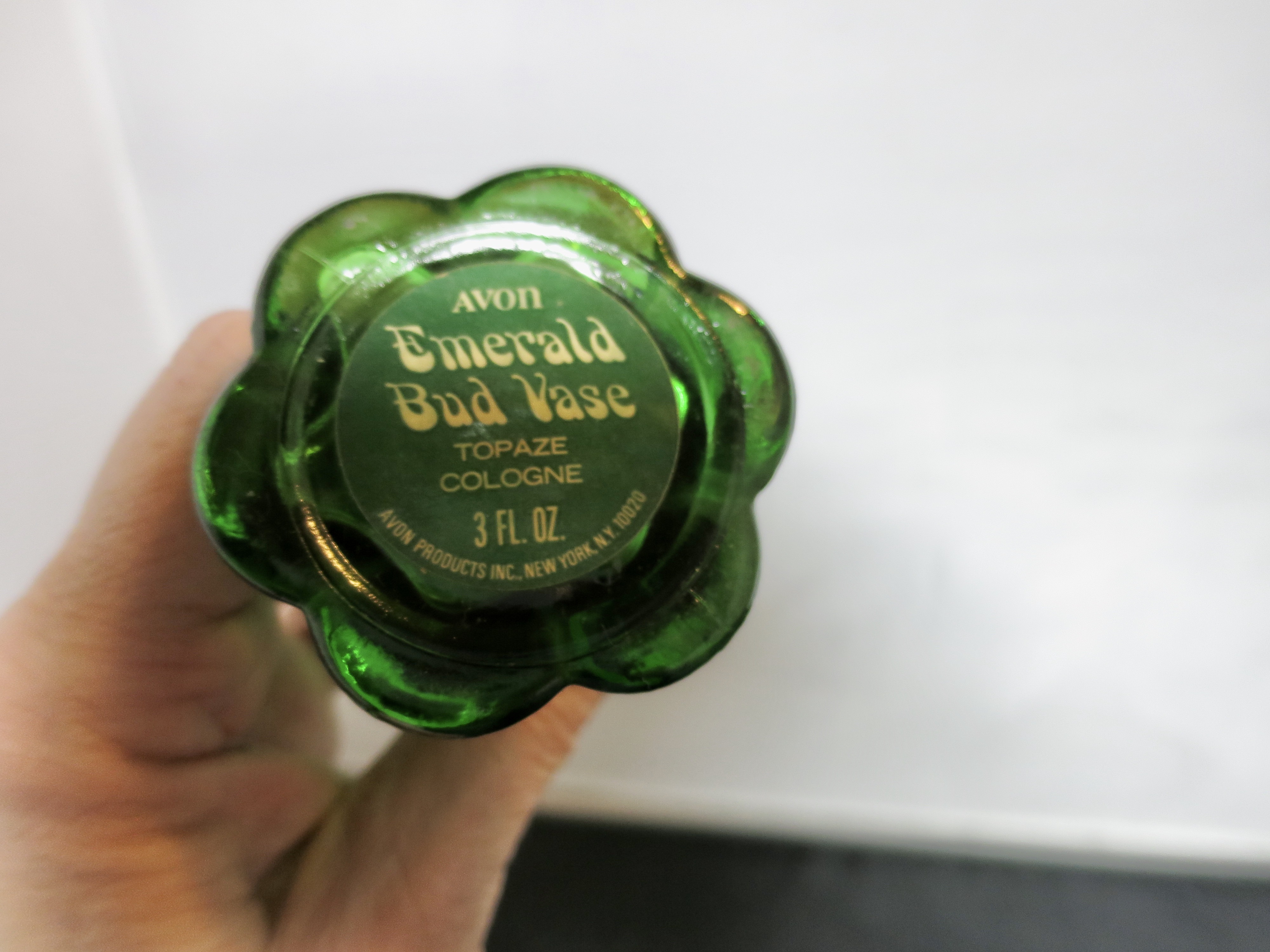 Vintage Avon Emerald Bud Vase Topaze Cologne empty with label