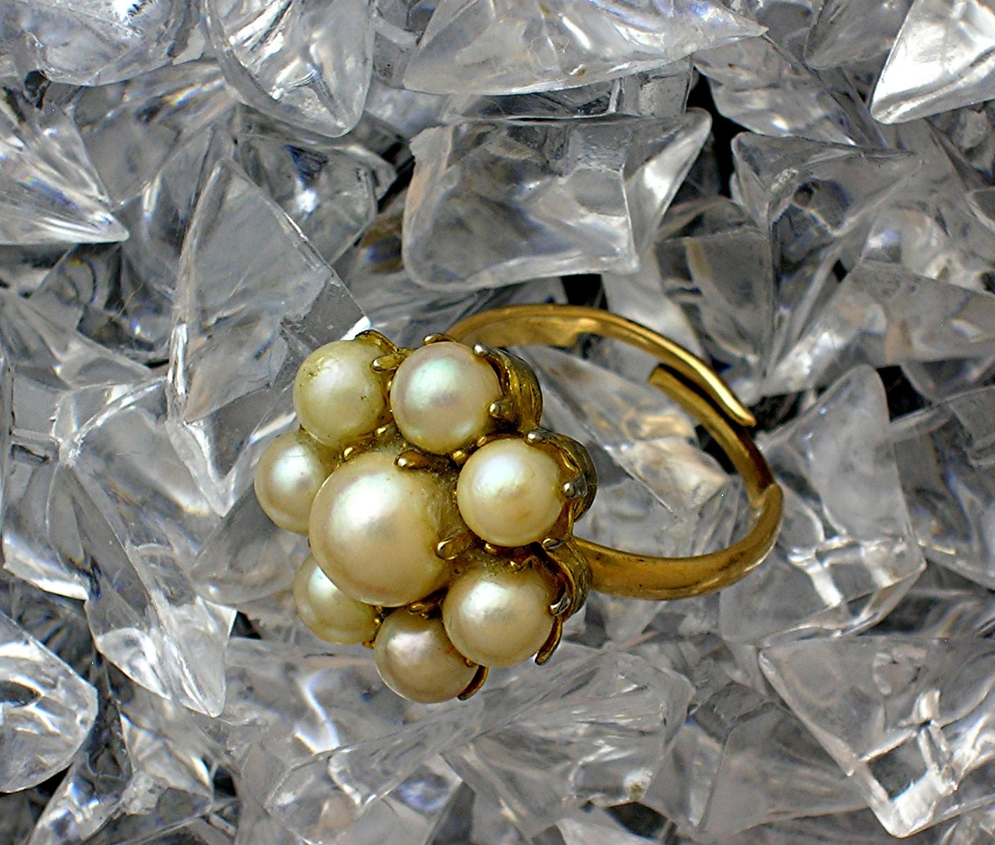Genuine Pearl Cluster Ring With 8 Lustrous Pearls . . .