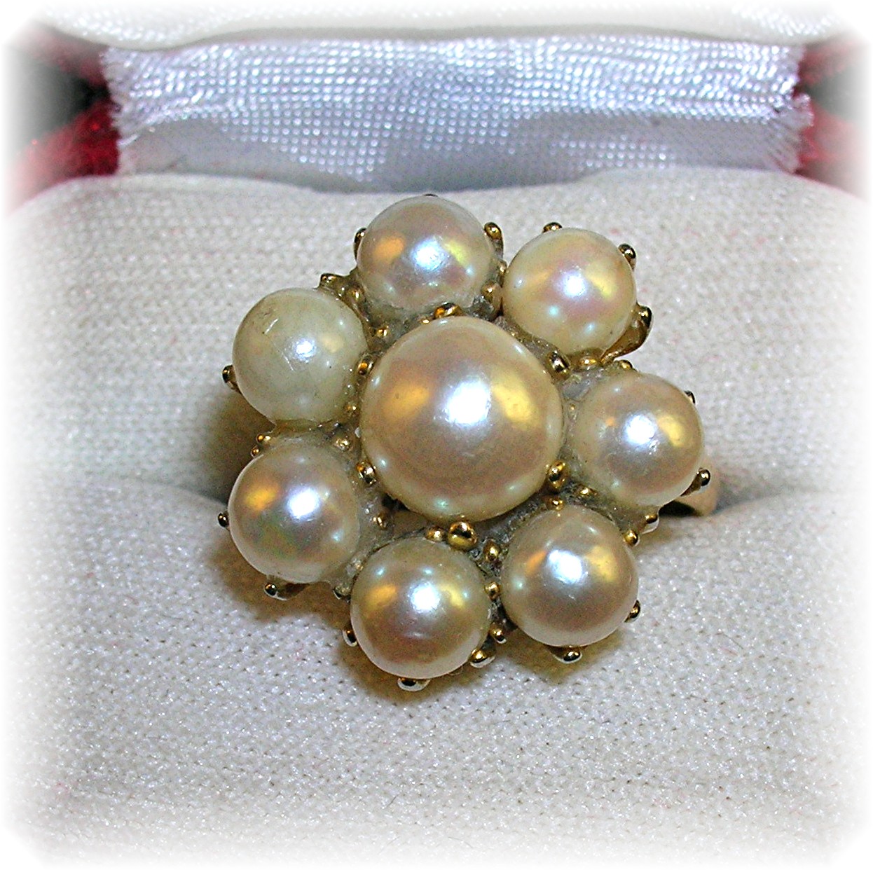 Genuine Pearl Cluster Ring With 8 Lustrous Pearls . . .