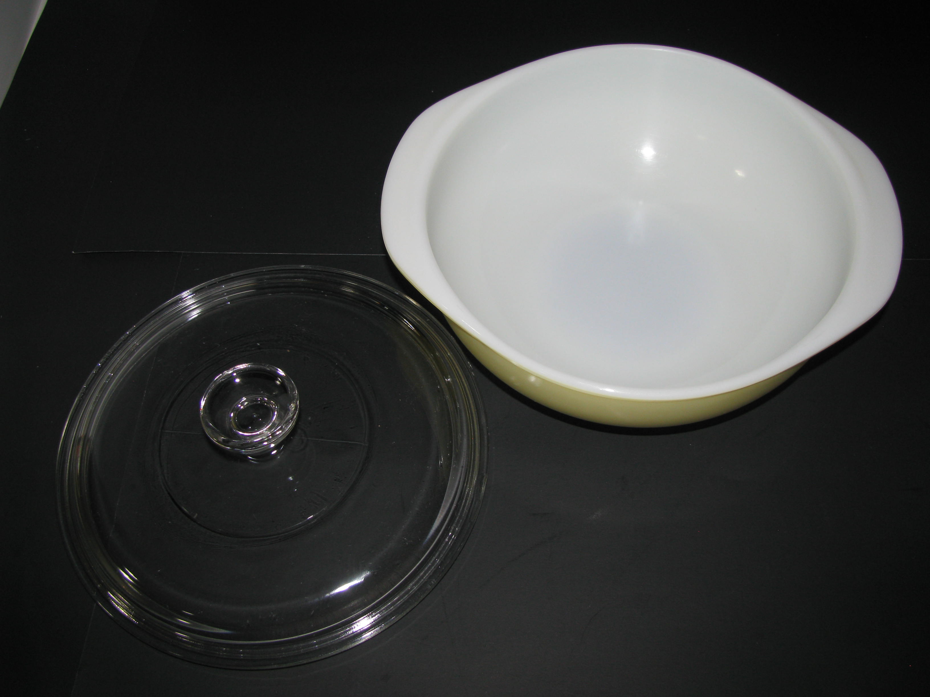 Vintage Pyrex Yellow Casserole Dish