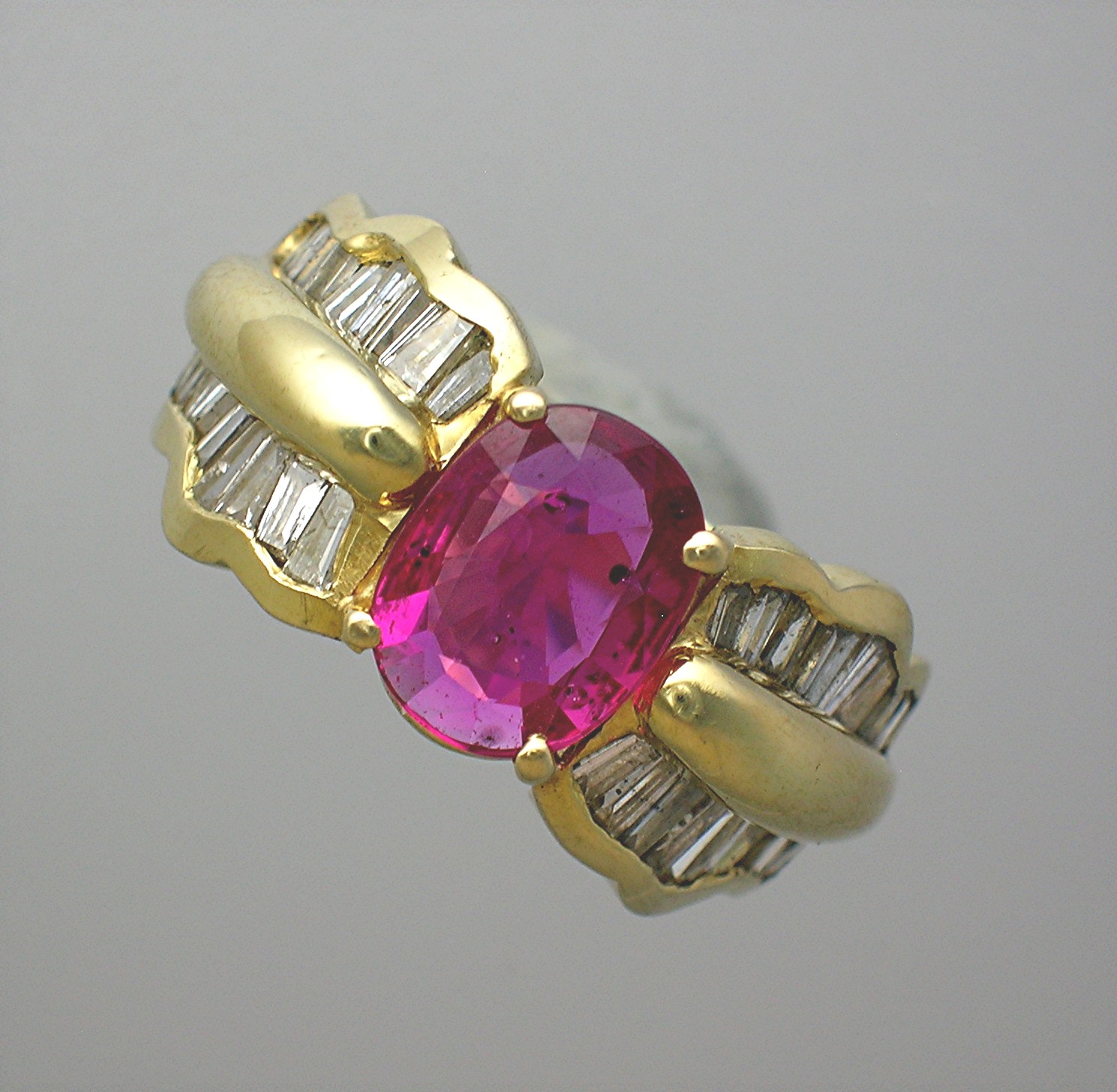 Ring Ruby 1 1/2cts Diamonds 14K Gold