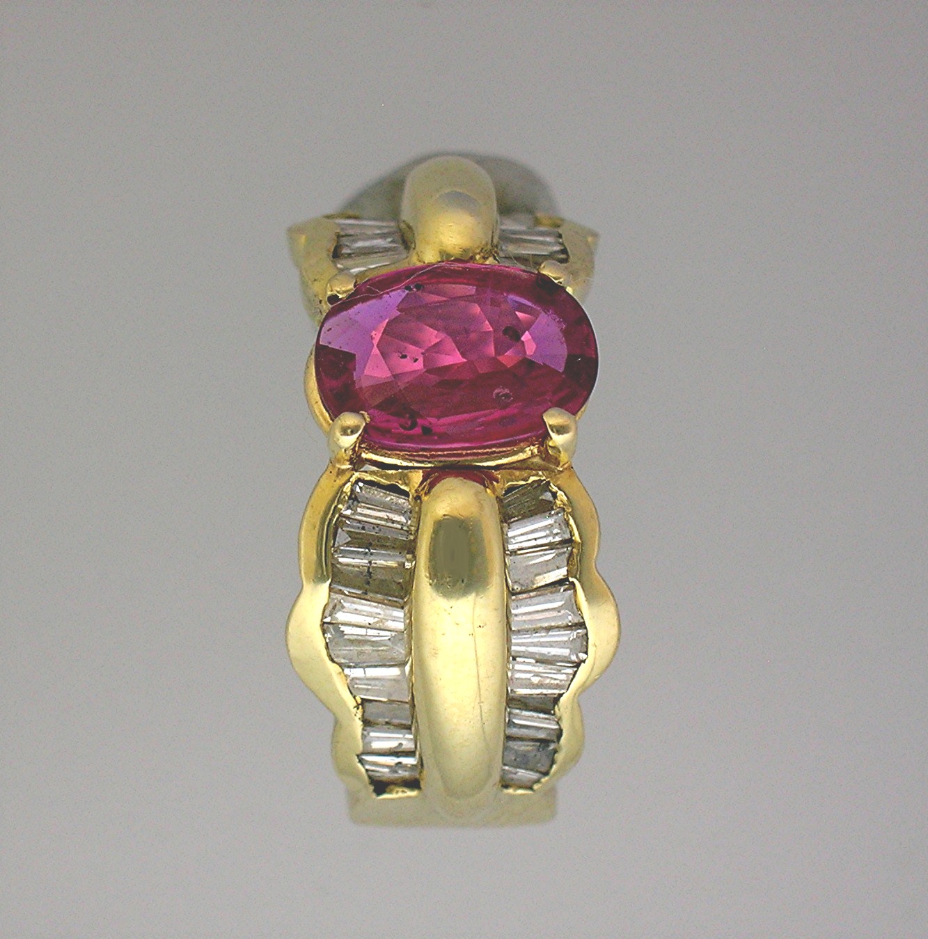 Ring Ruby 1 1/2cts Diamonds 14K Gold