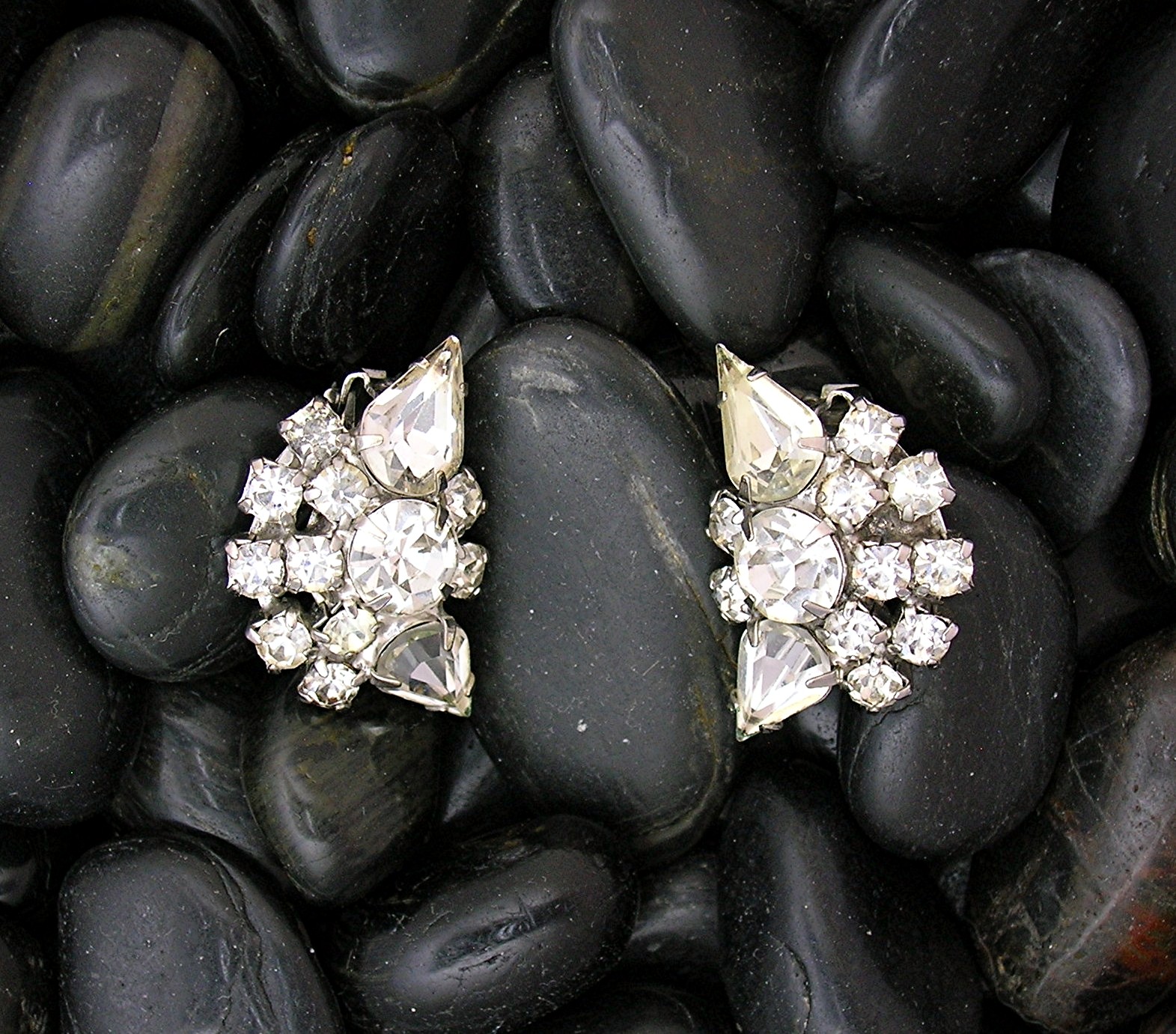 Crystal Silvertone Vintage  Clip Earrings
