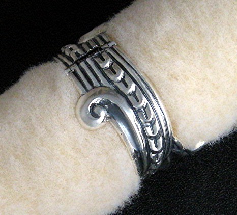 Taxco  Sterling Silver Medesio Rodrigues  Clamper