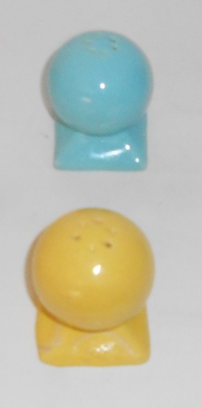 VINTAGE California Turquoise & Yellow Salt & Pepper Shaker Set