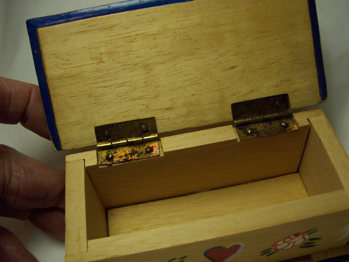 Dora Kuhn German Doll House Chest