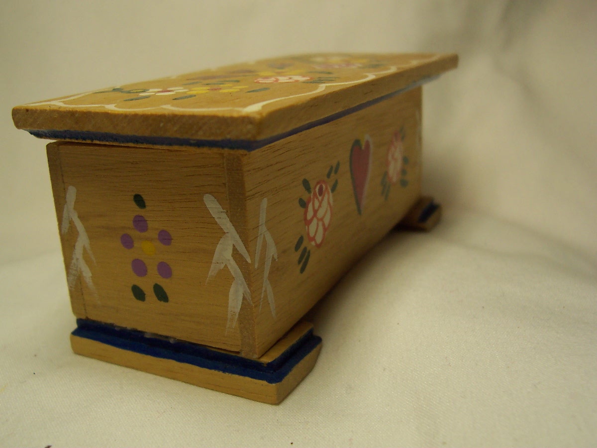 Dora Kuhn German Doll House Chest