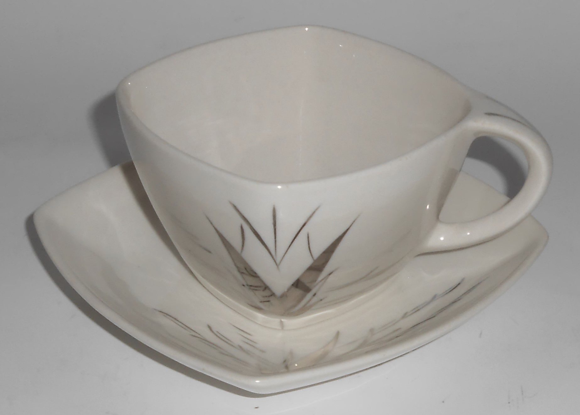 This is an offering for a pristine Crestwood China Silv