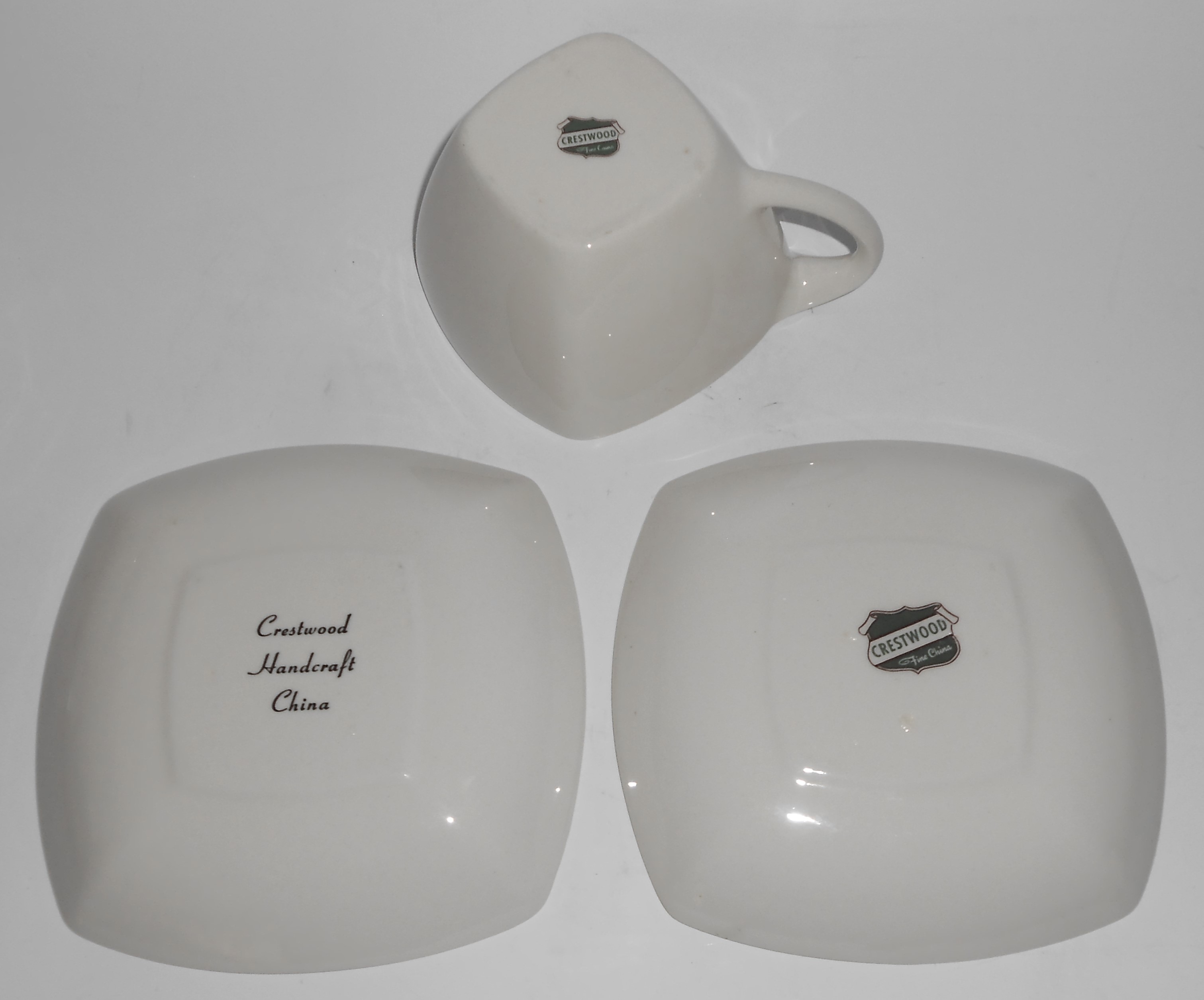 This is an offering for a pristine Crestwood China Silv