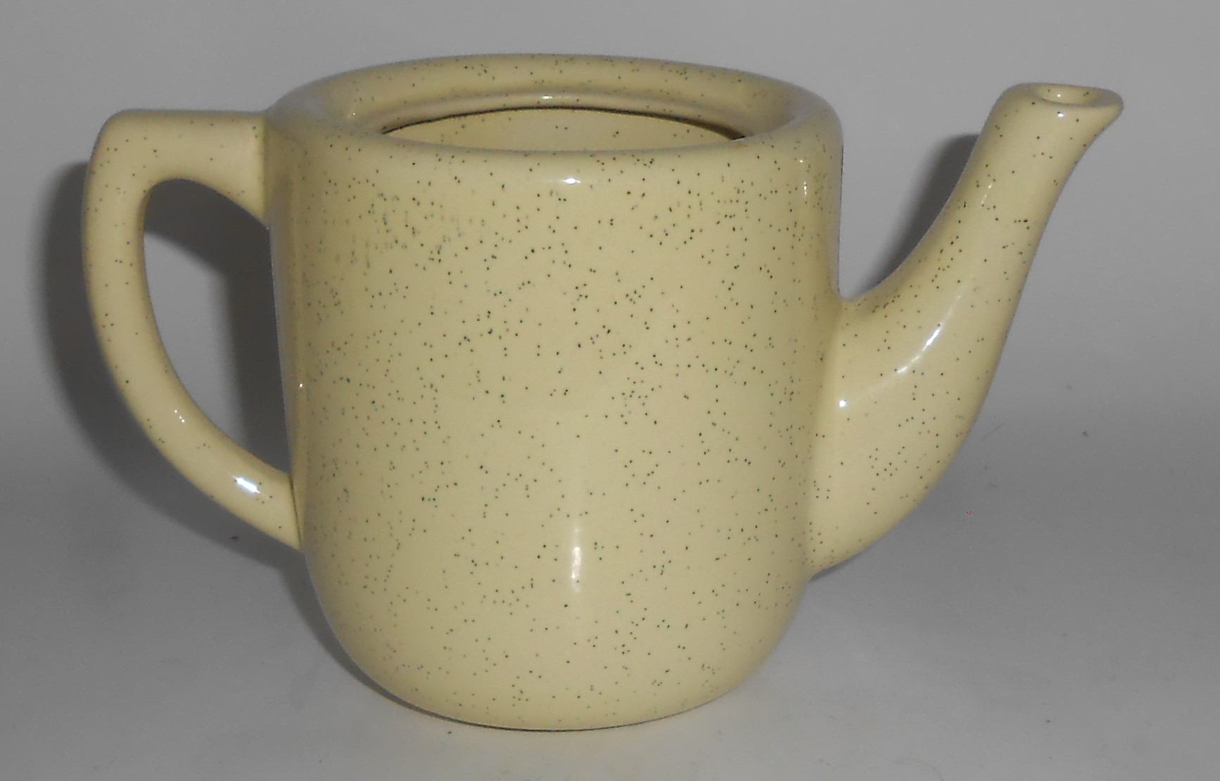 Bauer Pottery Monterey Moderne Yellow Speckle 2-Cup Tea