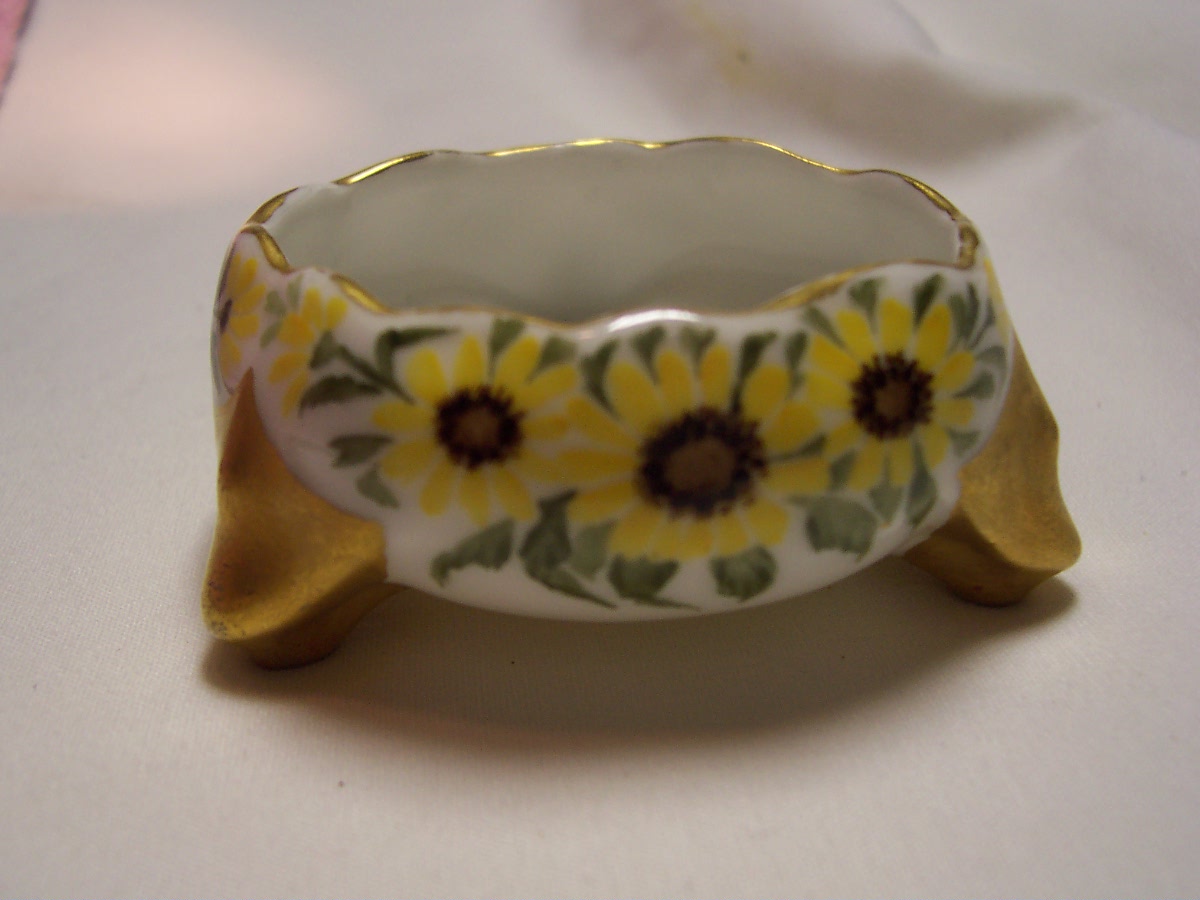 Porcelain Salt Cellar Black Eyed Susan Footed