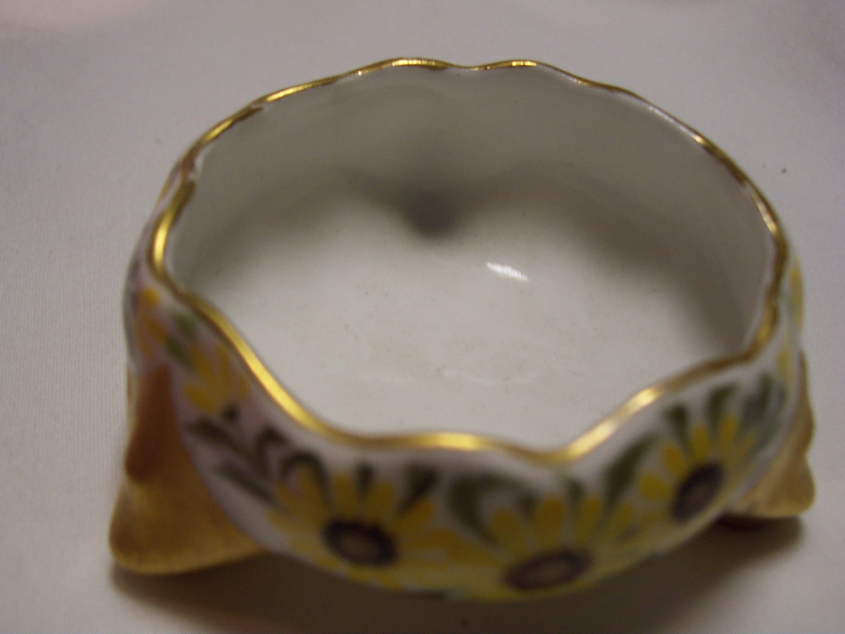 Porcelain Salt Cellar Black Eyed Susan Footed