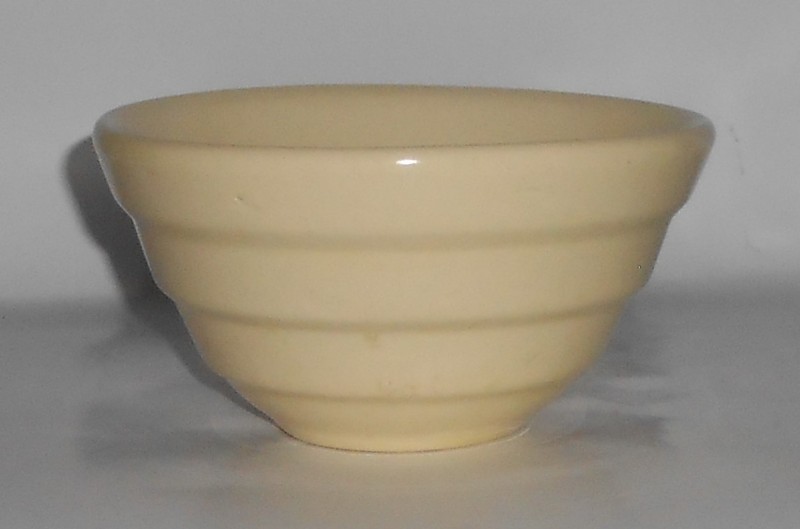 VINTAGE Bauer Pottery #30 Wide Step Ivory Mixing Bowl