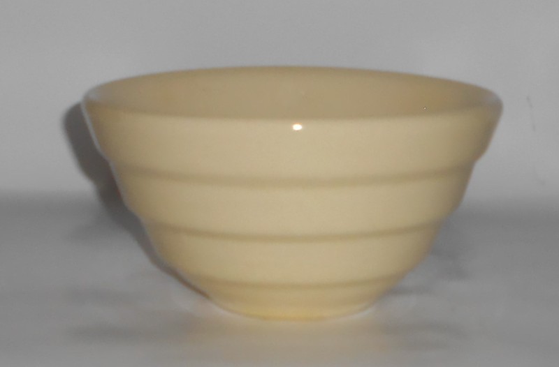 VINTAGE Bauer Pottery #30 Wide Step Ivory Mixing Bowl