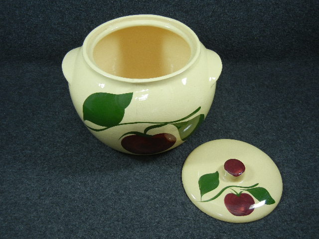 Watt 2 leaf Apple Cookie Jar Number 76