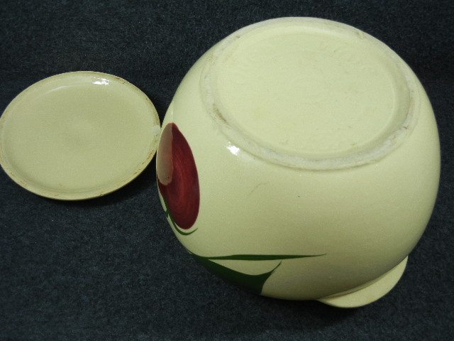 Watt 2 leaf Apple Cookie Jar Number 76
