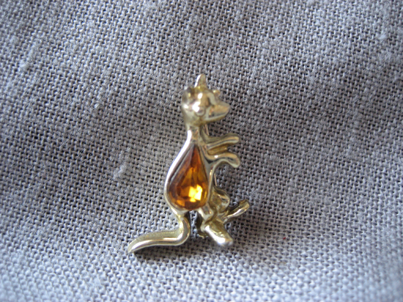 Kangaroo Pin