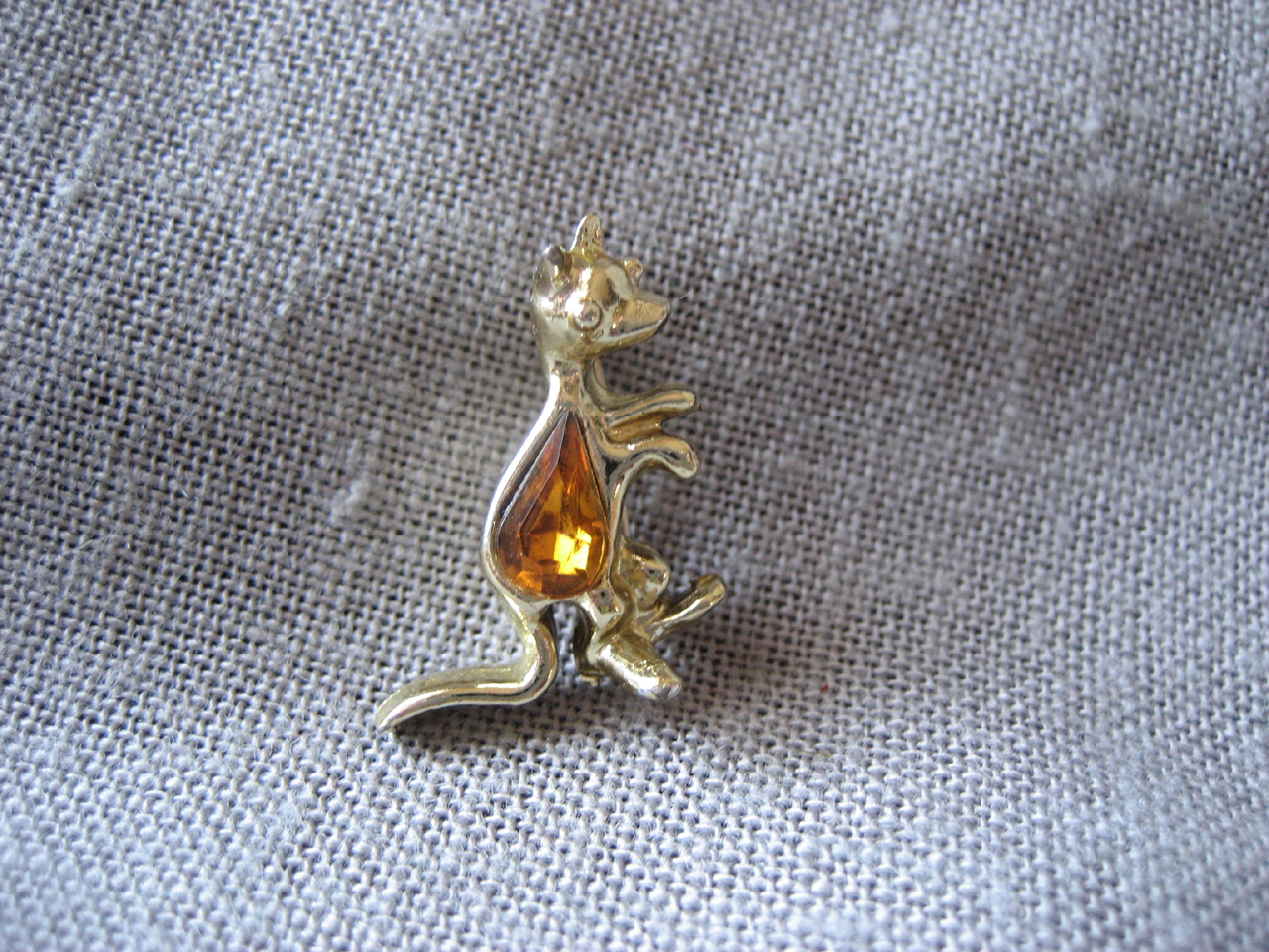 Kangaroo Pin
