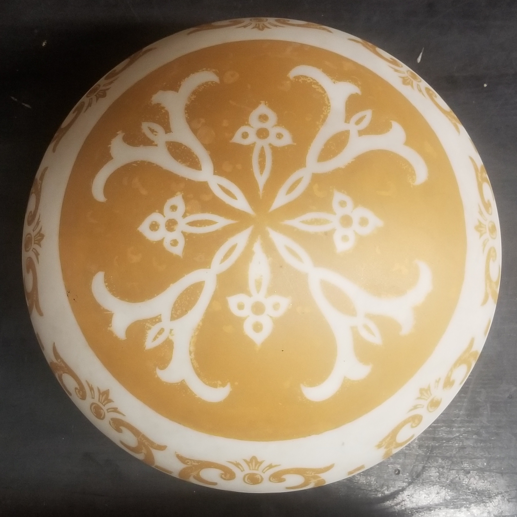 Flush ceiling fixture ca. 1920