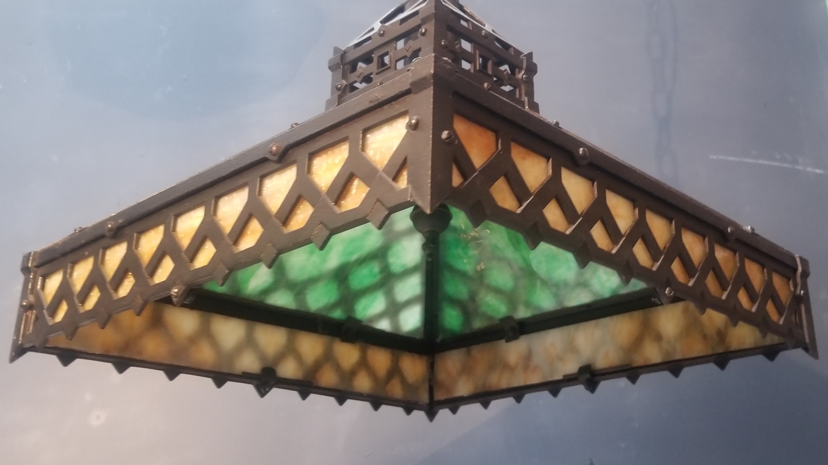 ARTS & CRAFTS pendant light