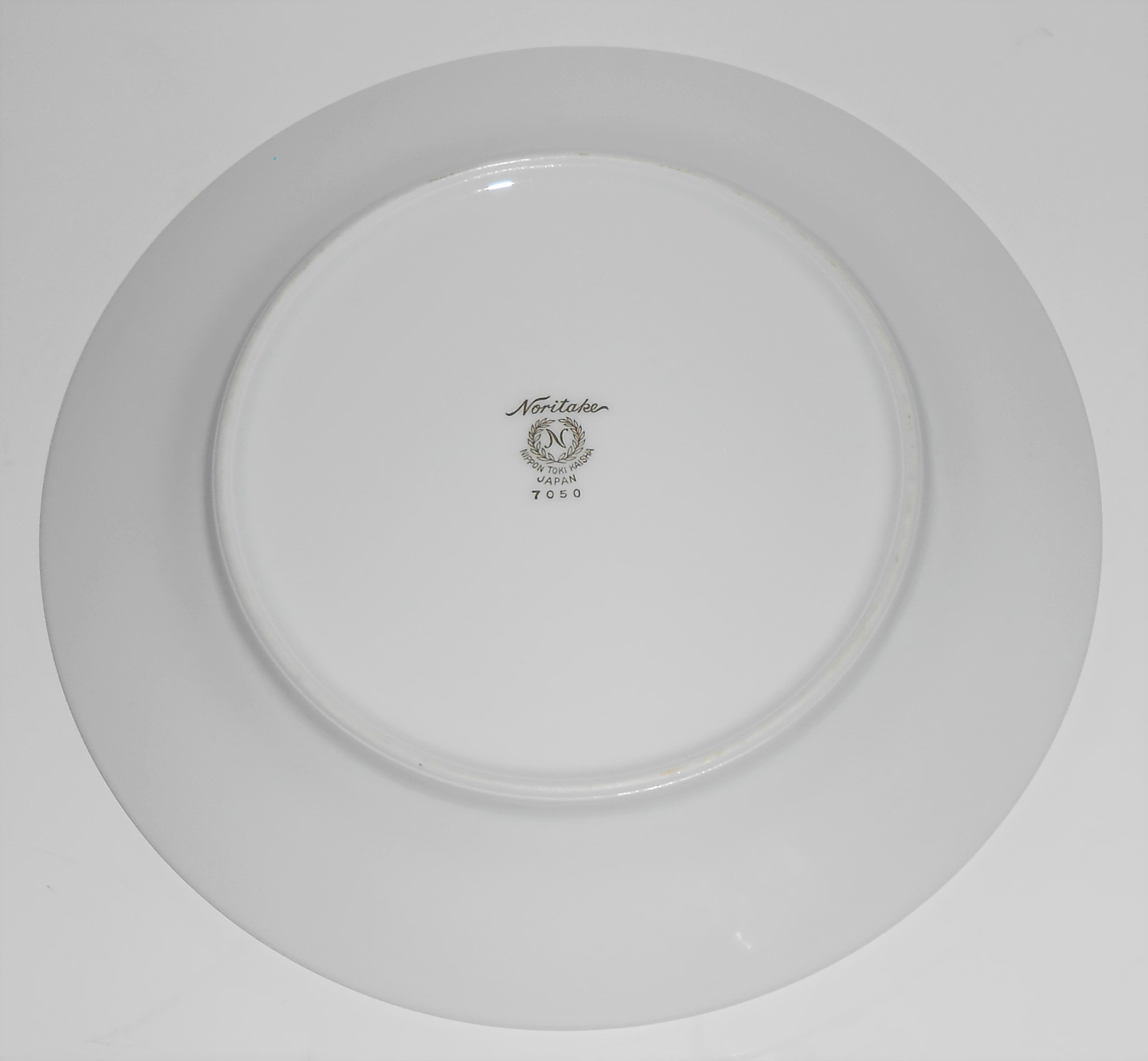 Noritake Porcelain China Gold Band 7050 Salad Plate