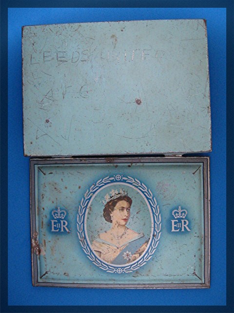 1953 Capstan Cigarettes Tin Queen Elizabeth II Coronati