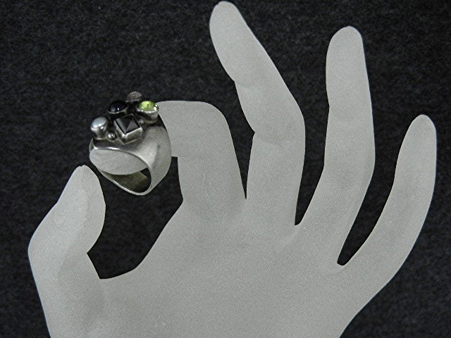 Navajo NAKAI Sterling Silver Garnet Pearl Peridot Ring